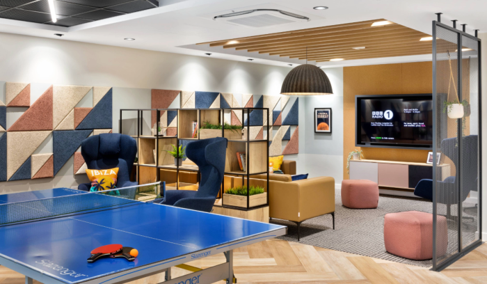 AP210 Metal Mesh Room Divider | Amron Architectural